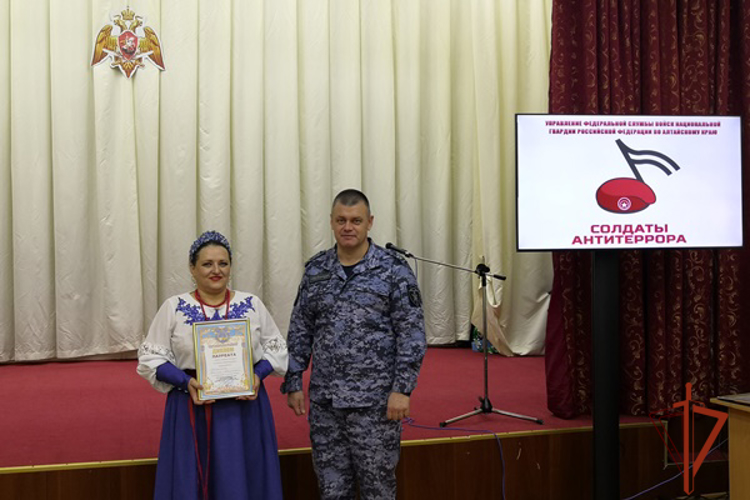 В Барнауле вручили дипломы победителям творческого конкурса «Солдаты антитеррора»