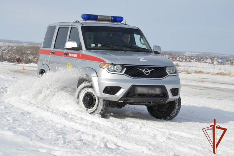 Росгвардейцы прошли спецкурс по автовождению