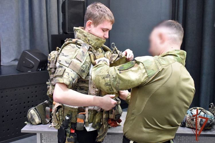 Росгвардейцы провели военно-спортивную игру для студентов