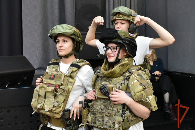 Росгвардейцы провели военно-спортивную игру для студентов