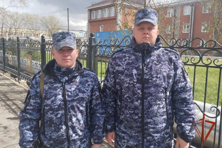 Сотрудники Росгвардии отыскали потерявшегося пенсионера в Бийске