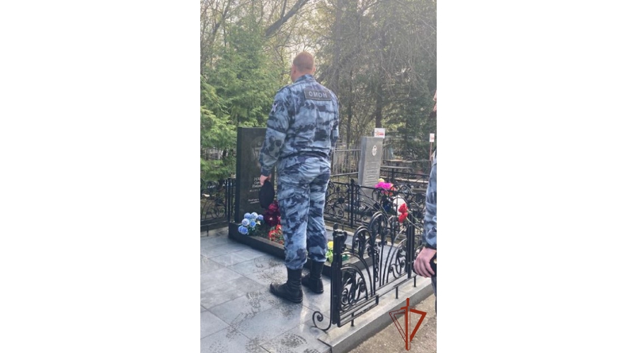 В Управлении Росгвардии по Алтайскому краю почтили память погибшего сотрудника ОМОН