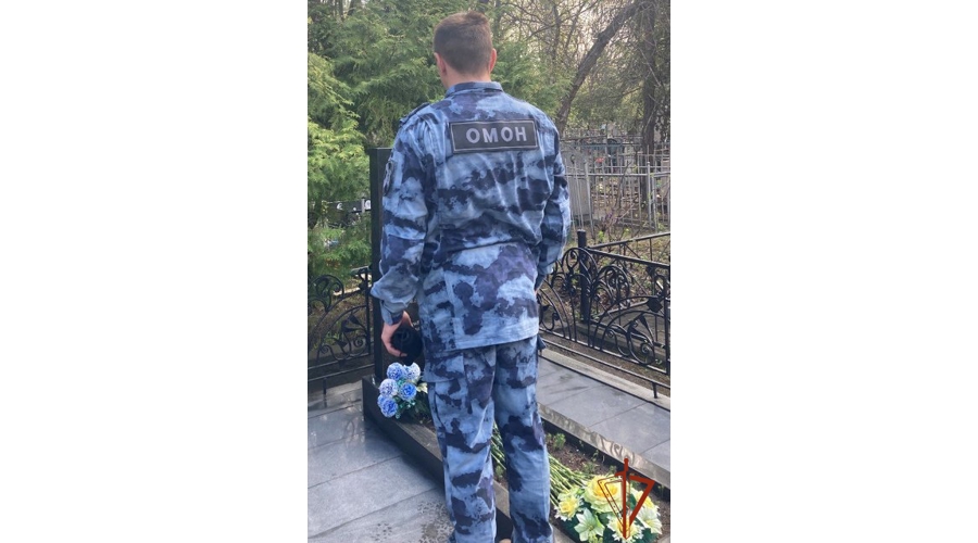 В Управлении Росгвардии по Алтайскому краю почтили память погибшего сотрудника ОМОН