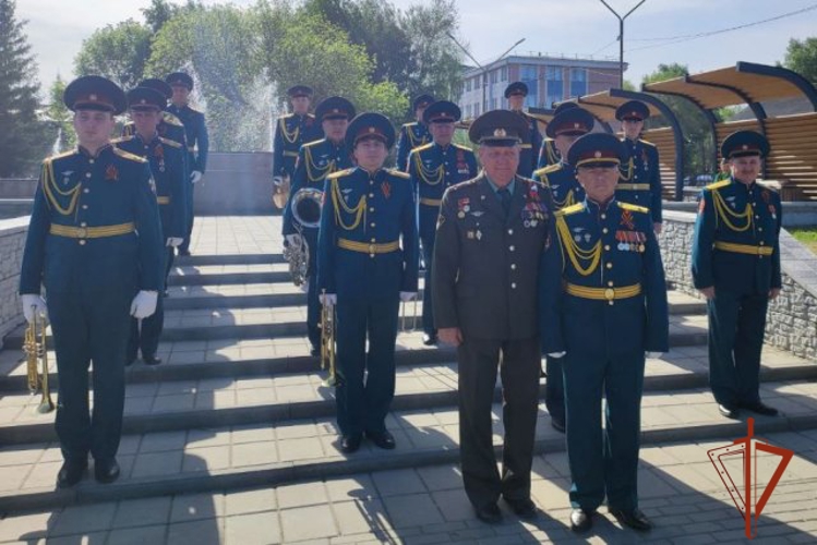 Росгвардия Алтайского края приняла участие в торжественных мероприятиях, посвященных 80-летию Победы