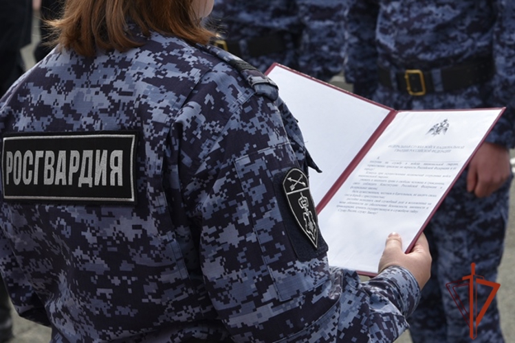 В Алтайском крае состоялось торжественное мероприятие, посвященное принятию присяги сотрудниками Росгвардии