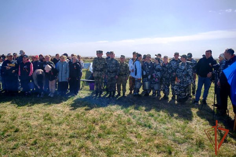 АЛТАЙСКИЕ РОСГВАРДЕЙЦЫ ВЫСАДИЛИ «ЛЕС ПОБЕДЫ»