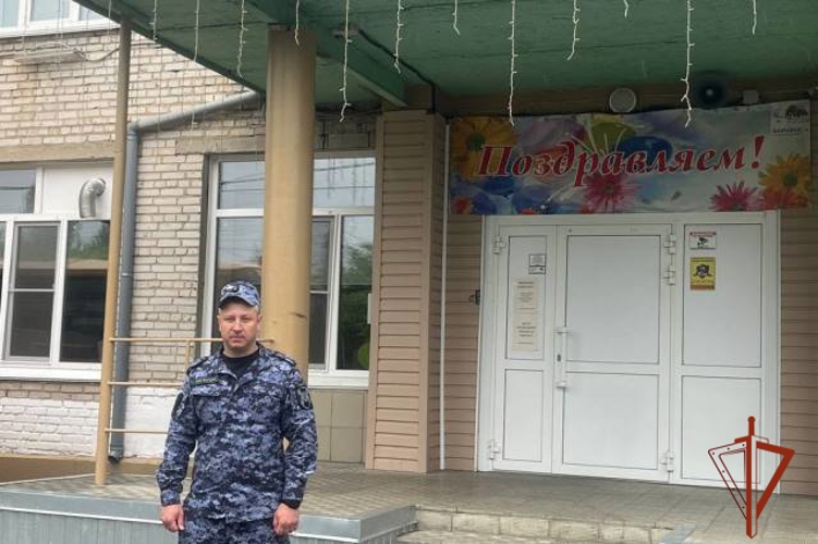 Росгвардия обеспечила безопасность на «Последних звонках» в Алтайском крае
