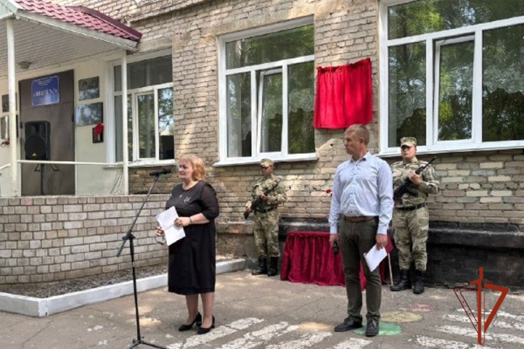 В Рубцовске росгвардейцы почтили память погибшего защитника Отечества