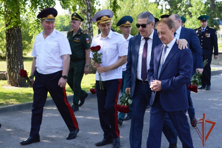 Алтайская Росгвардия приняла участие в праздновании Дня России