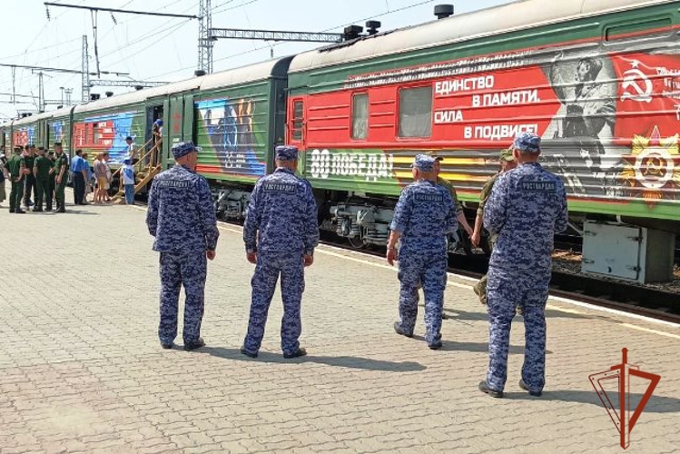 Росгвардия обеспечила безопасность агитпоезда Минобороны с трофейной техникой из зоны СВО