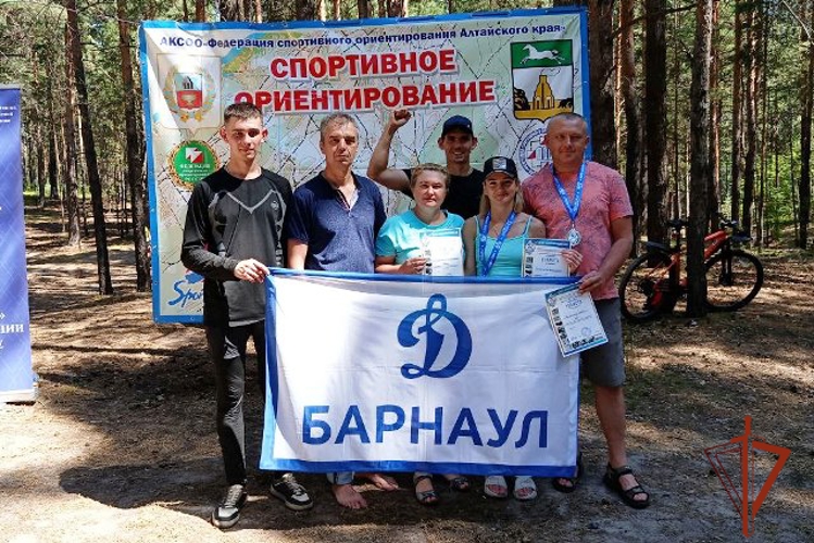 Росгвардейцы Алтайского края покоряют лесные тропы