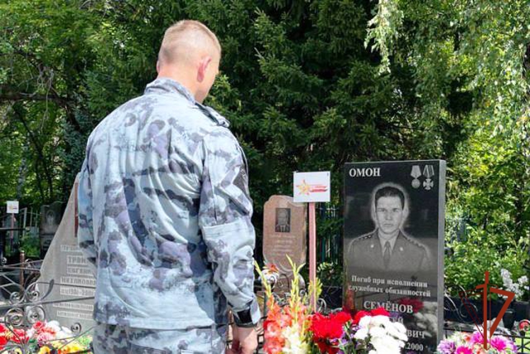 Навечно в строю: старший прапорщик ОМОН Сергей Семенов