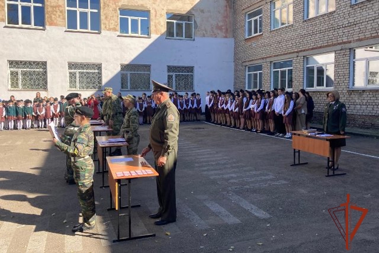 В стенах Рубцовской СОШ № 2 имени М.С. Батракова прошел знаменательный день – торжественная церемония принятия клятвы кадетами