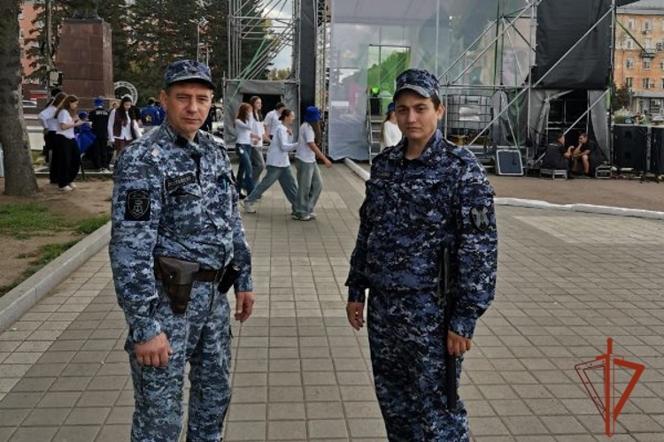 Росгвардейцы обеспечили безопасность и общеcтвенный порядок торжеств в Рубцовске