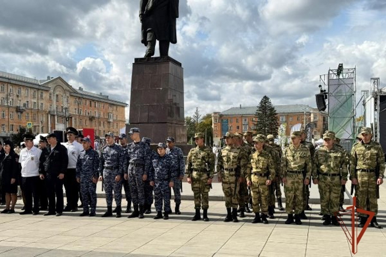Росгвардейцы обеспечили безопасность и общеcтвенный порядок торжеств в Рубцовске