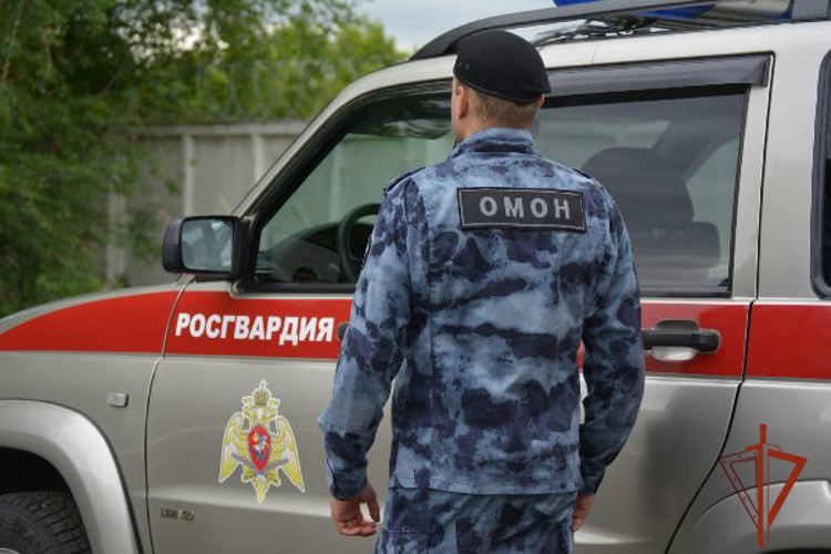 Росгвардейцы оказали помощь мужчине в предынфарктном состоянии 