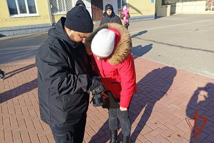 В Барнауле при поддержке  региональной Росгвардии реализуется проект «Люди, защищающие людей. СВО. Связь поколений...»