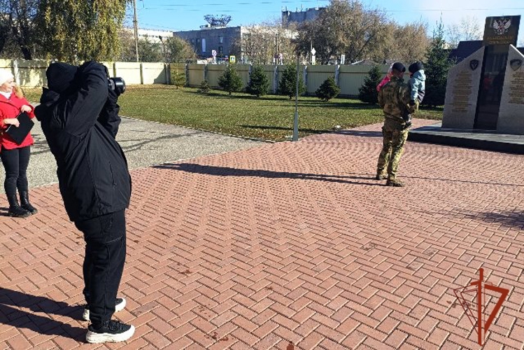 В Барнауле при поддержке  региональной Росгвардии реализуется проект «Люди, защищающие людей. СВО. Связь поколений...»