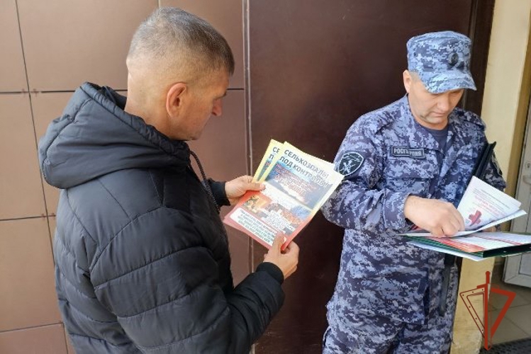 Росгвардия и МЧС Алтайского края отработали слаженность действий при пожаре в многоэтажке