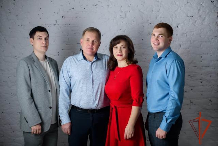 Династия в погонах