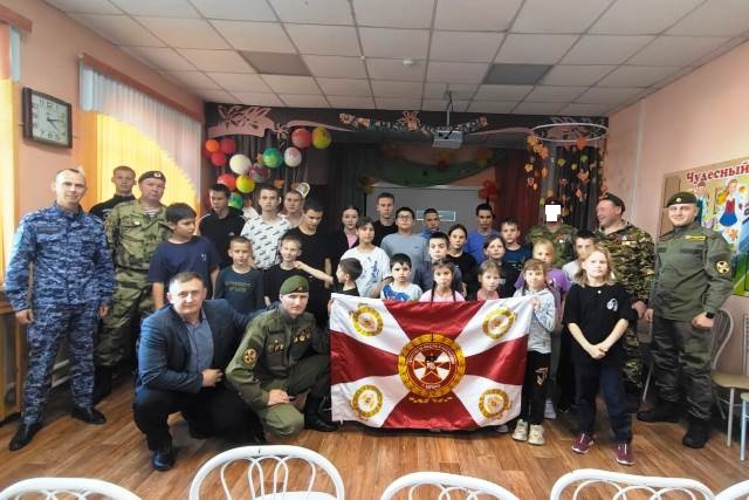 Росгвардейцы провели акцию для воспитанников детского дома 