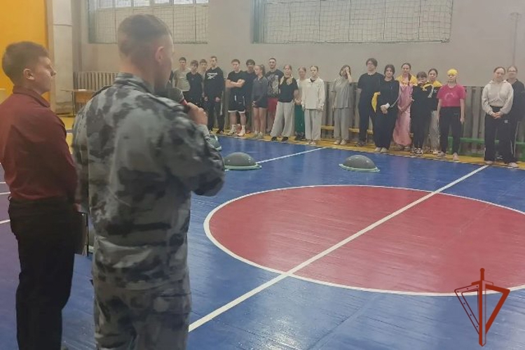 Бийский ОМОН «Форпост» стал почетным гостем спортивного праздника «Туризм без границ»