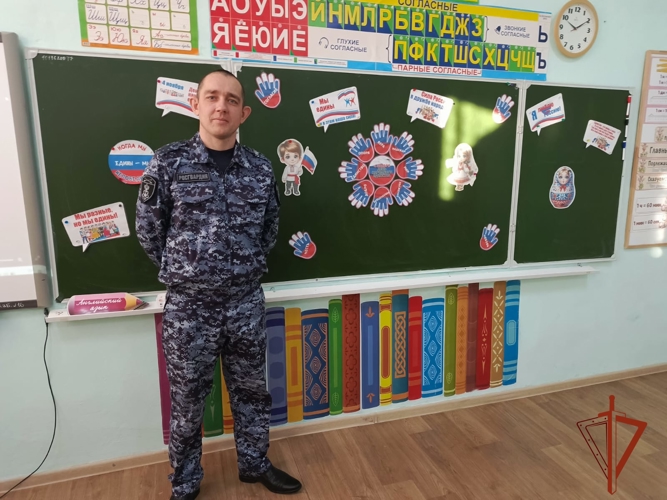 Росгвардия и школьники Рубцовска, Павловска и Кулунды отпраздновали День народного единства