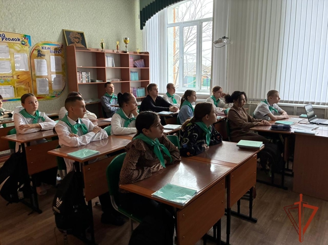 Росгвардия и школьники Рубцовска, Павловска и Кулунды отпраздновали День народного единства