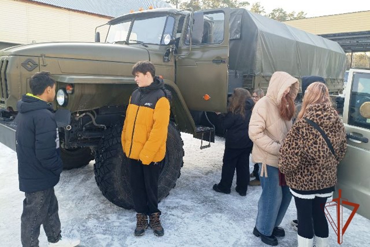 В алтайской Росгвардии провели мероприятия, посвященные Дню призывника