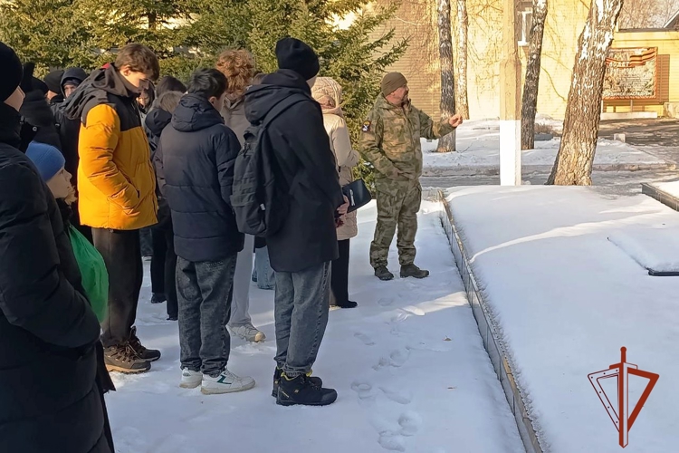 В алтайской Росгвардии провели мероприятия, посвященные Дню призывника