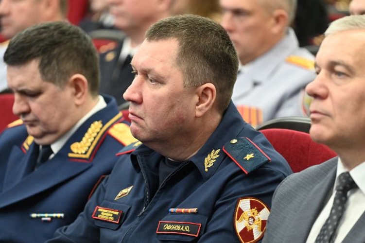 Руководитель региональной Росгвардии поздравил полицейских с профессиональным праздником