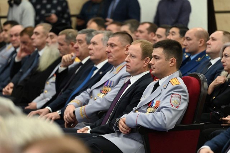 Руководитель региональной Росгвардии поздравил полицейских с профессиональным праздником