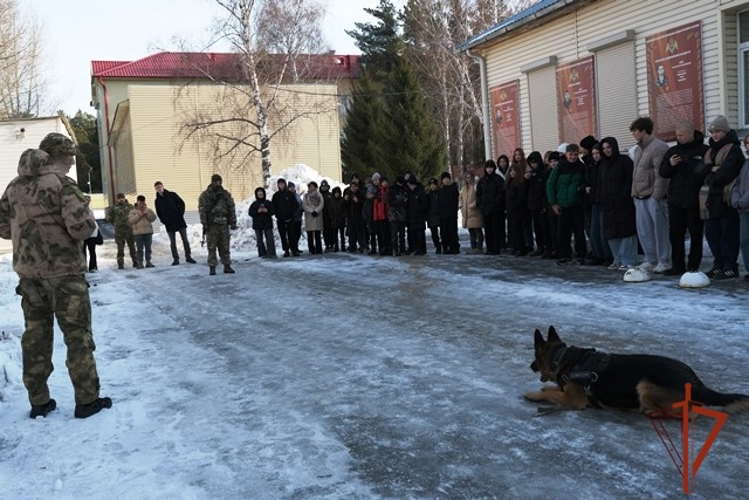 В алтайской Росгвардии провели мероприятия, посвященные Дню призывника