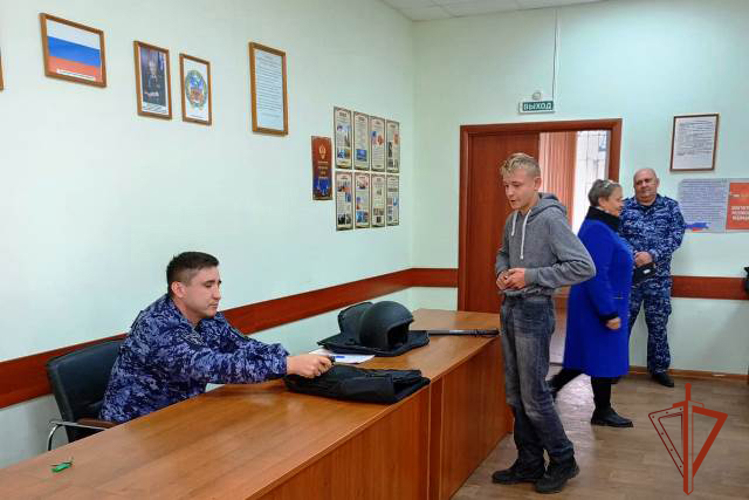 В отделении ЛРР Новоалтайска прошел день открытых дверей