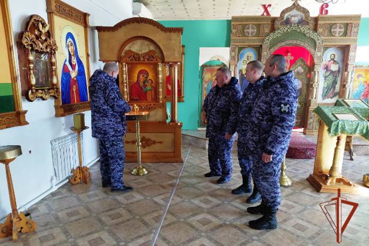 Сотрудники Росгвардии встретились с представителем РПЦ