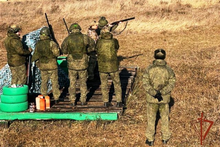 Росгвардейцы Алтайского края провели занятия для военнослужащих Министерства обороны