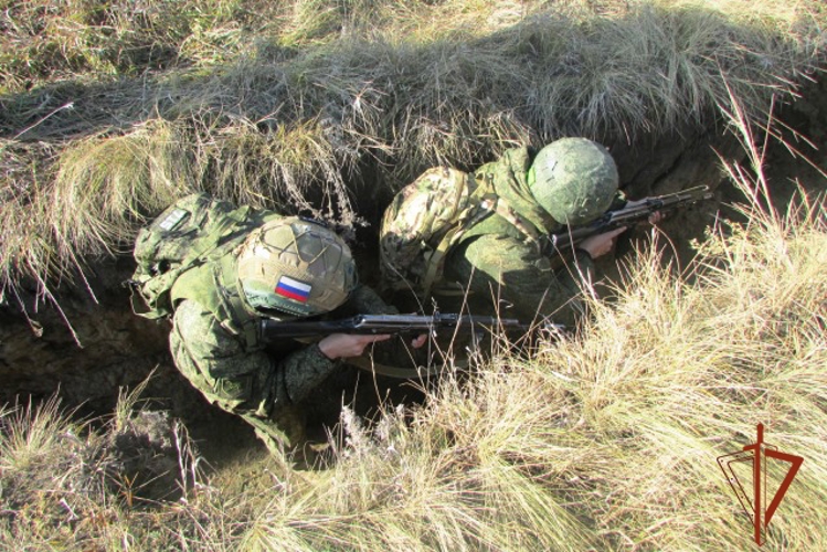 Росгвардейцы Алтайского края провели занятия для военнослужащих Министерства обороны