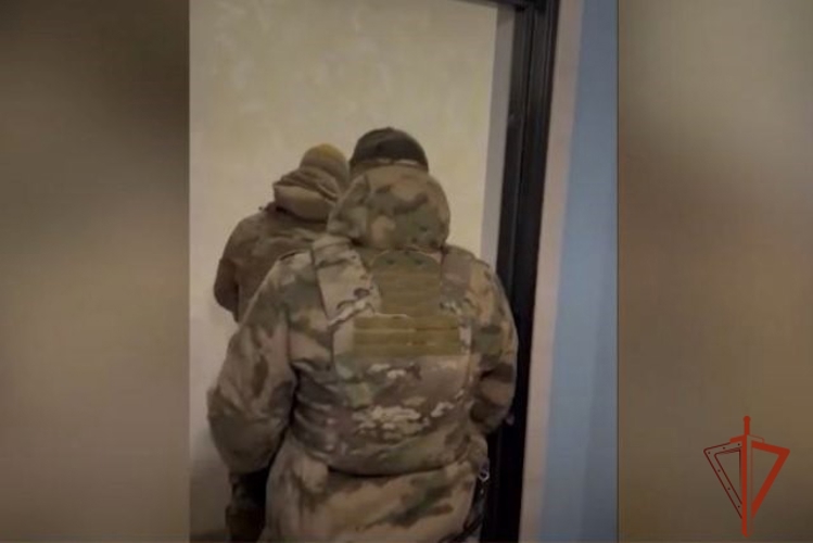 В Алтайском крае сотрудники ОМОН оказали силовую поддержку оперативникам ФСБ 