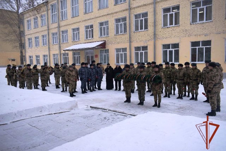В алтайских соединениях Росгвардии проведены памятные мероприятия