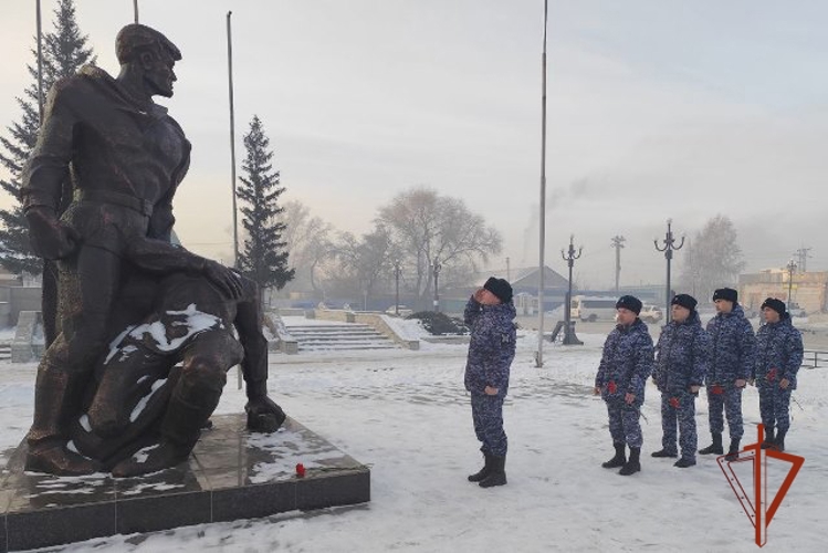 Алтайские Росгвардейцы почтили память Неизвестного солдата