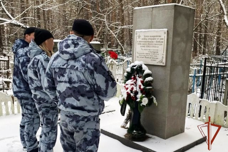 Алтайские Росгвардейцы почтили память Неизвестного солдата