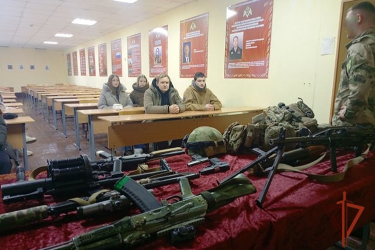 ОМОН «Алтай» организовал встречу со студентами АлтГТУ