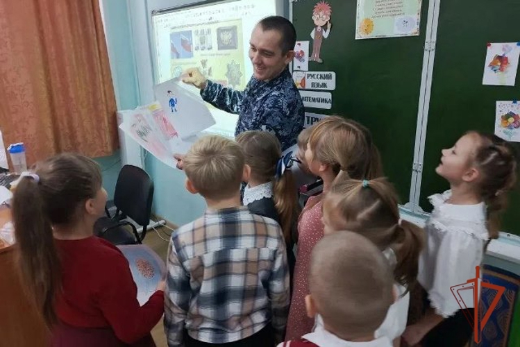 Государственный герб Российской Федерации - официальный символ нашей страны