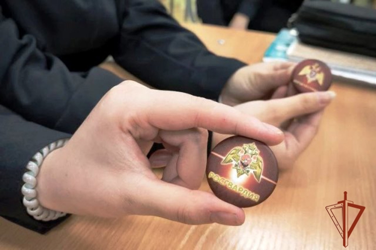 Росгвардия и школа Барнаула объединили усилия в патриотическом воспитании