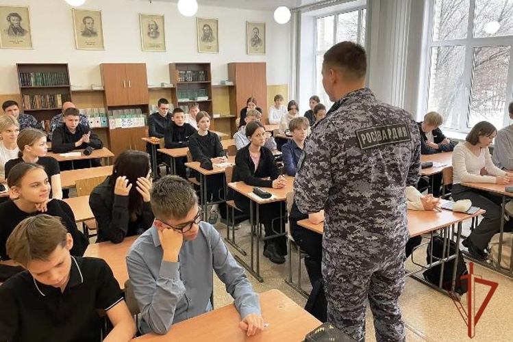Новоалтайские разрешители встретились со школьниками