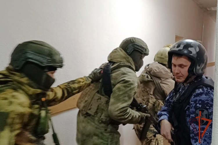 Росгвардия и полиция Алтайского края провели совместные учения с региональным МВД