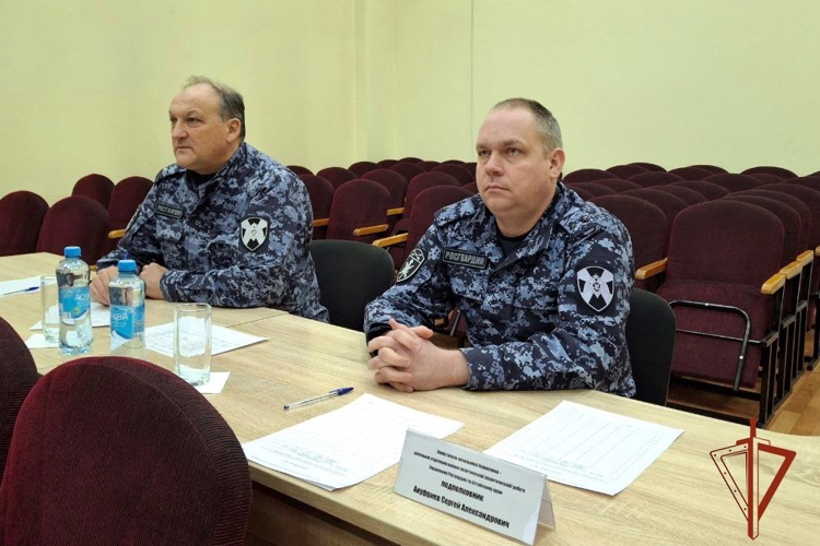 В Барнауле вручили дипломы победителям творческого конкурса «Солдаты антитеррора»