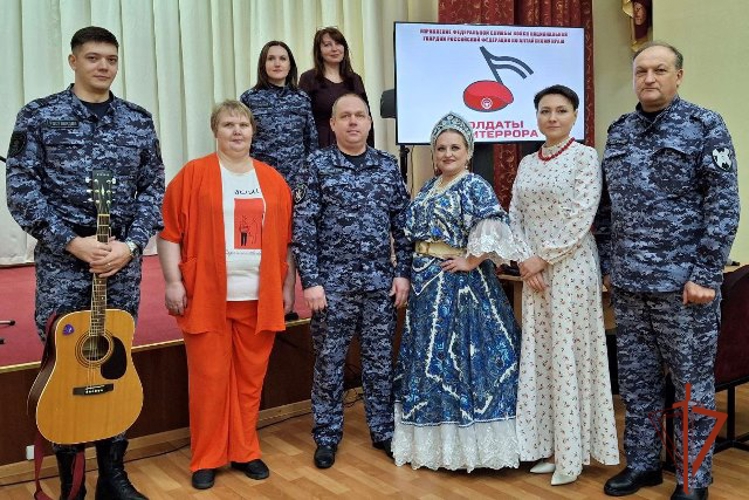 В Барнауле вручили дипломы победителям творческого конкурса «Солдаты антитеррора»