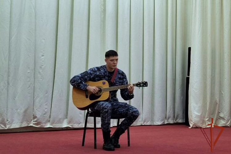 В Барнауле вручили дипломы победителям творческого конкурса «Солдаты антитеррора»