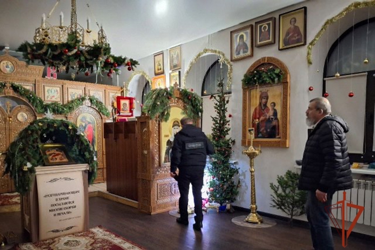 Росгвардейцы обеспечили безопасность верующих в Рождественскую ночь
